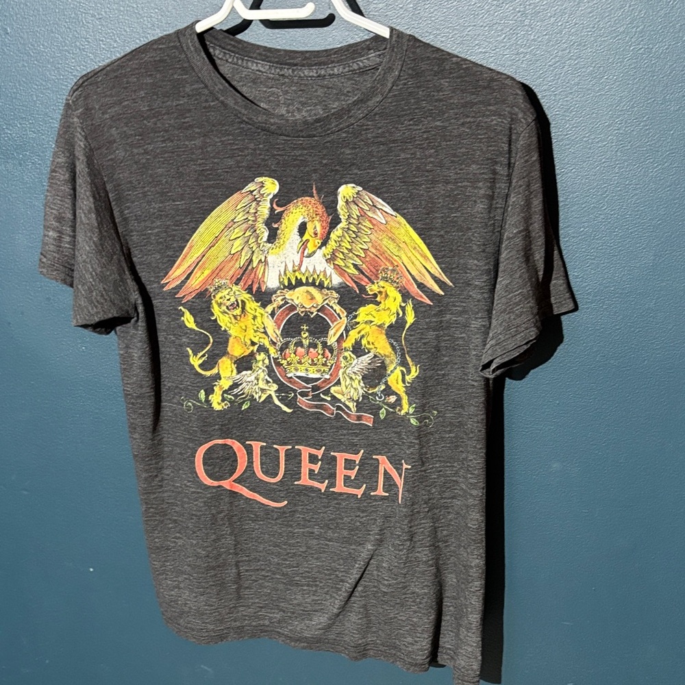 Queen Dark Gray Graphic Tee with Iconic Design